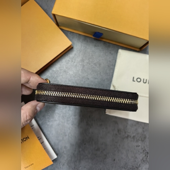 Louis Vuitton Monogram Zippy Coin Purse Wallet - Picture 6 of 13